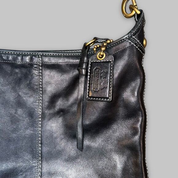 Vintage Coach Black Leather Hobo Shoulder Bag with Brass Hardware - Picture 3 of 7
